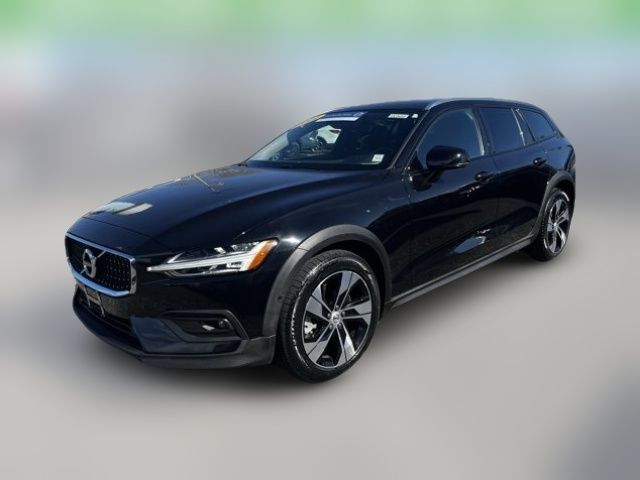 2021 Volvo V60 Cross Country Base