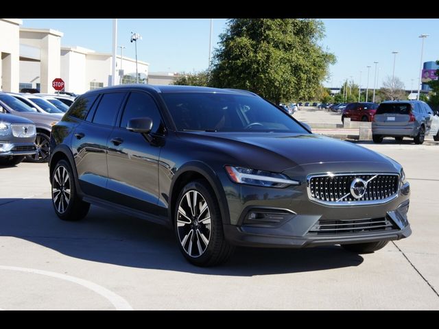 2021 Volvo V60 Cross Country Base