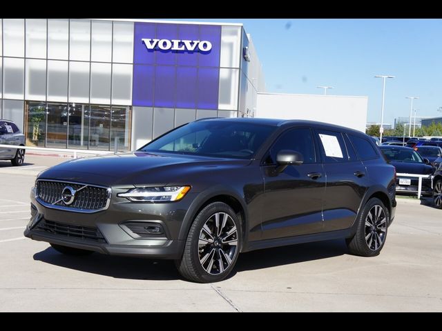 2021 Volvo V60 Cross Country Base