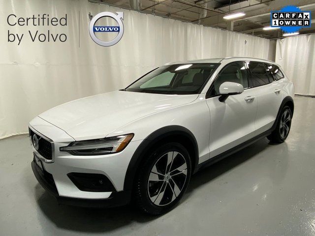 2021 Volvo V60 Cross Country Base