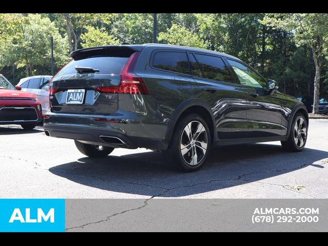 2021 Volvo V60 Cross Country Base