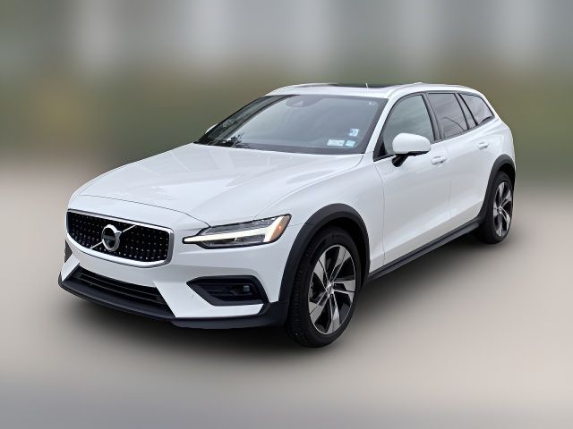 2021 Volvo V60 Cross Country Base