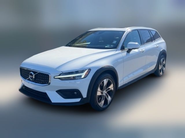 2021 Volvo V60 Cross Country Base