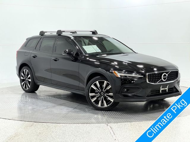 2021 Volvo V60 Cross Country Base