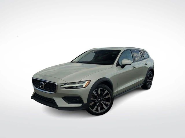 2021 Volvo V60 Cross Country Base