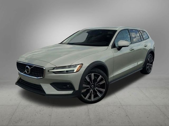 2021 Volvo V60 Cross Country Base