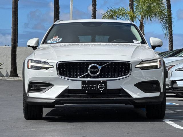 2021 Volvo V60 Cross Country Base