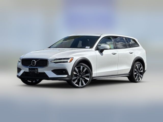 2021 Volvo V60 Cross Country Base