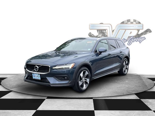 2021 Volvo V60 Cross Country Base