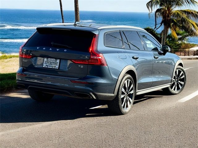 2021 Volvo V60 Cross Country Base