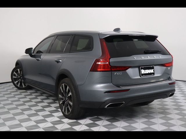 2021 Volvo V60 Cross Country Base