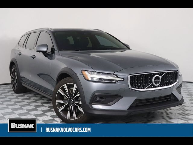 2021 Volvo V60 Cross Country Base