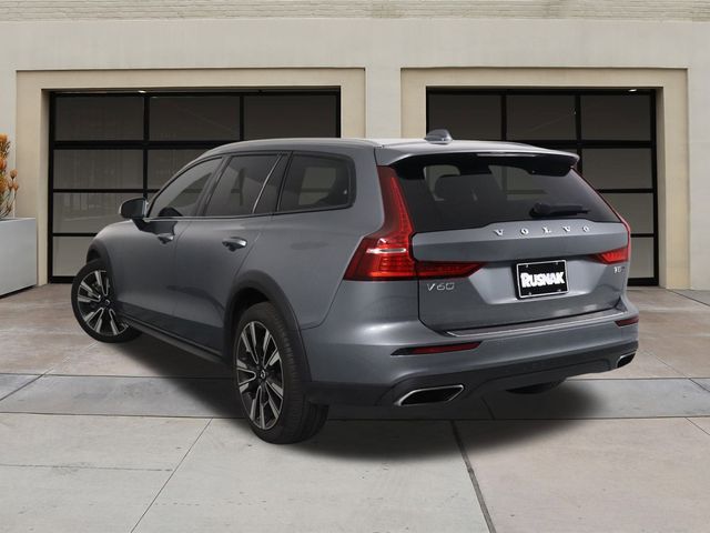 2021 Volvo V60 Cross Country Base