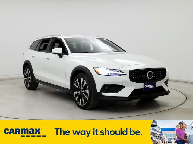 2021 Volvo V60 Cross Country Base