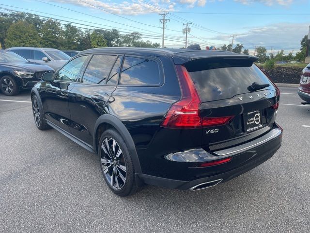 2021 Volvo V60 Cross Country Base