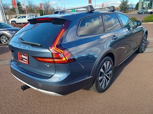 2021 Volvo V90 Cross Country Base