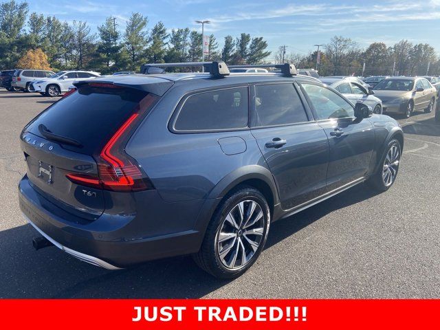 2021 Volvo V90 Cross Country Base