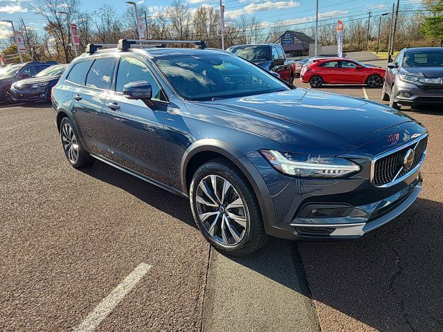 2021 Volvo V90 Cross Country Base