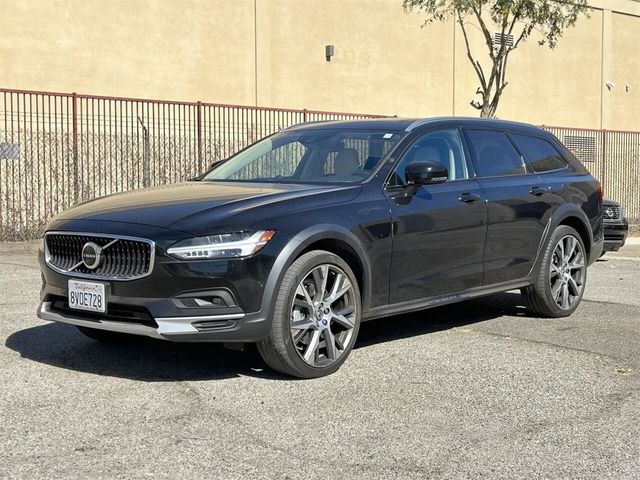 2021 Volvo V90 Cross Country Base