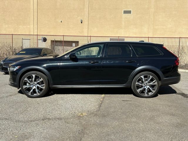 2021 Volvo V90 Cross Country Base