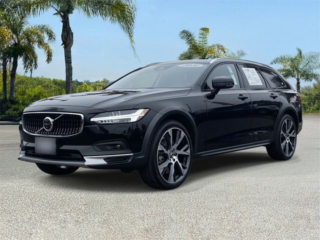 2021 Volvo V90 Cross Country Base