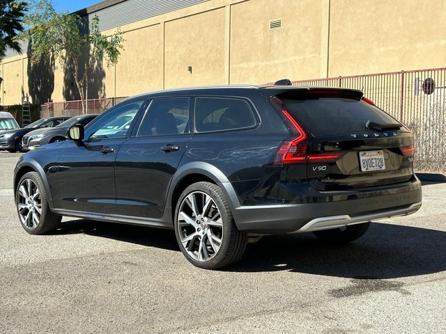 2021 Volvo V90 Cross Country Base