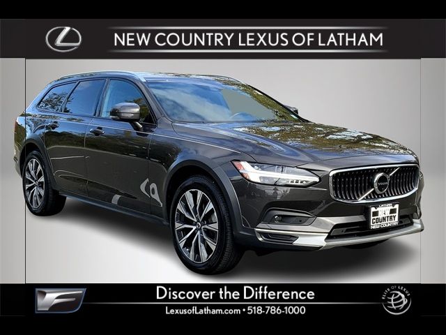 2021 Volvo V90 Cross Country Base