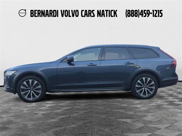 2021 Volvo V90 Cross Country Base