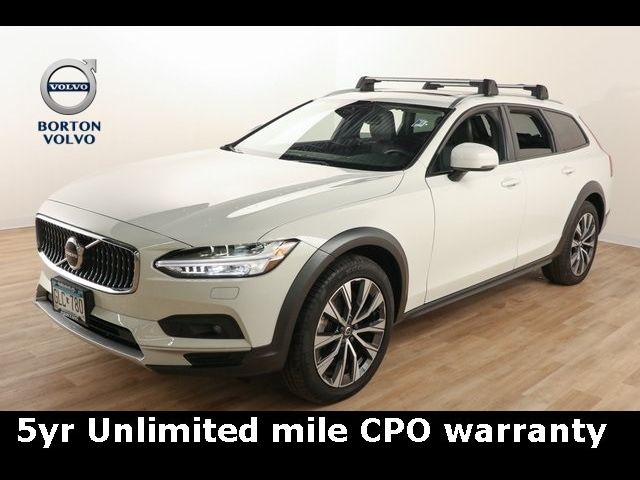 2021 Volvo V90 Cross Country Base