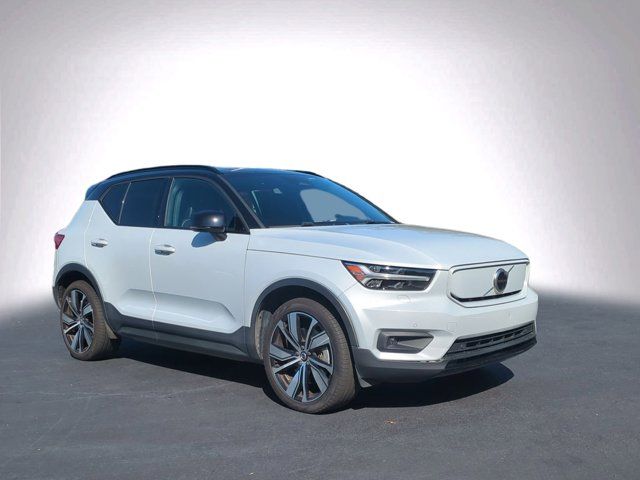 2021 Volvo XC40 Base