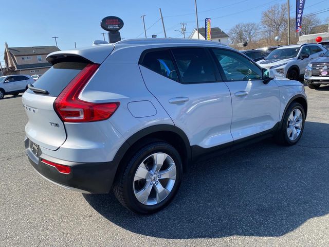 2021 Volvo XC40 Momentum