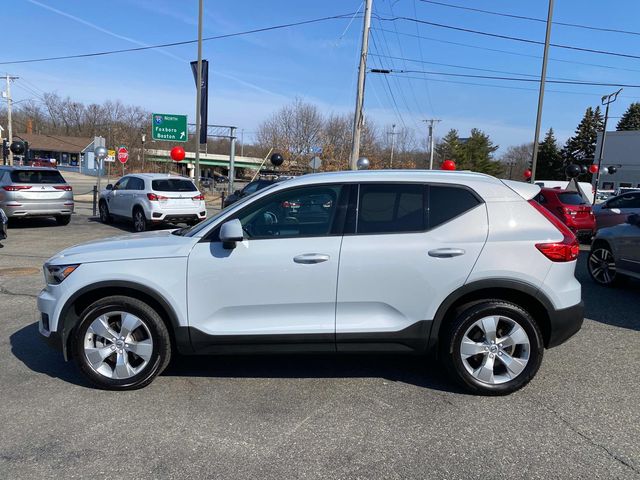 2021 Volvo XC40 Momentum