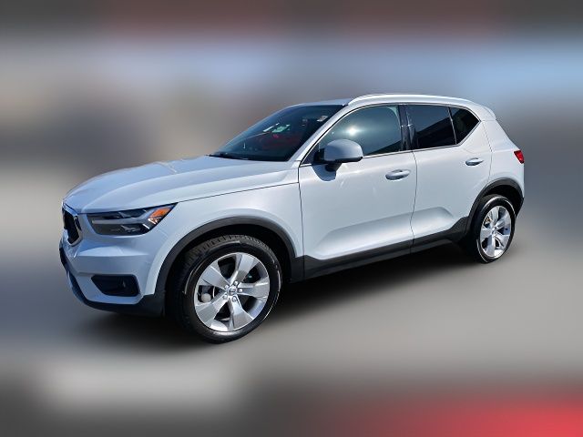 2021 Volvo XC40 Momentum