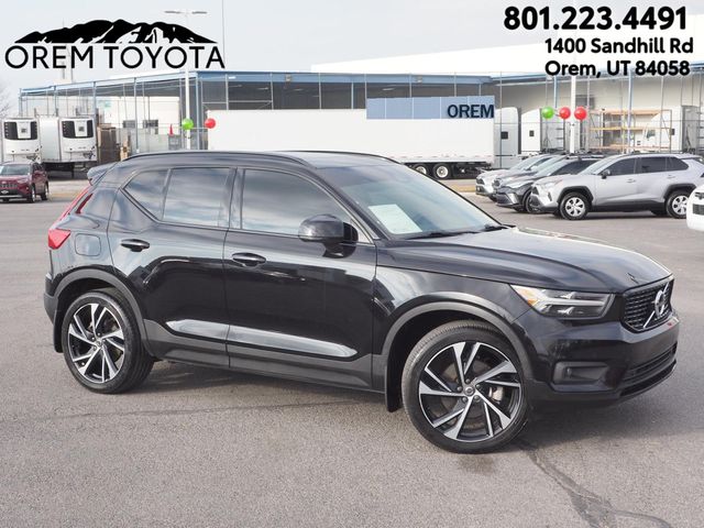 2021 Volvo XC40 R-Design