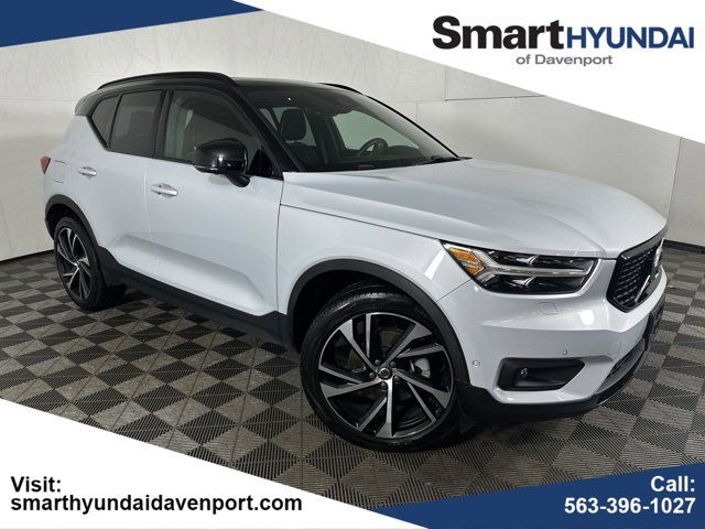 2021 Volvo XC40 R-Design