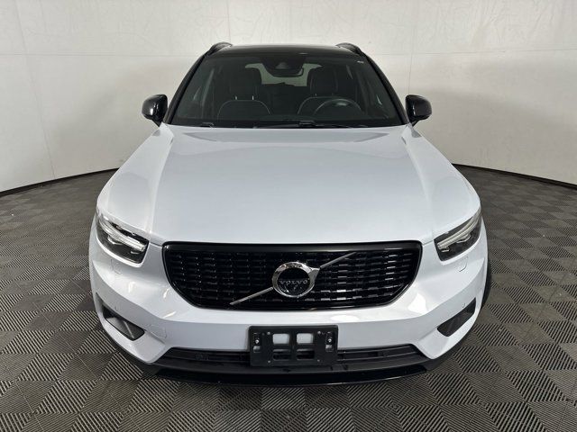 2021 Volvo XC40 R-Design