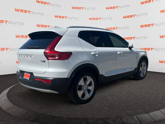 2021 Volvo XC40 Momentum