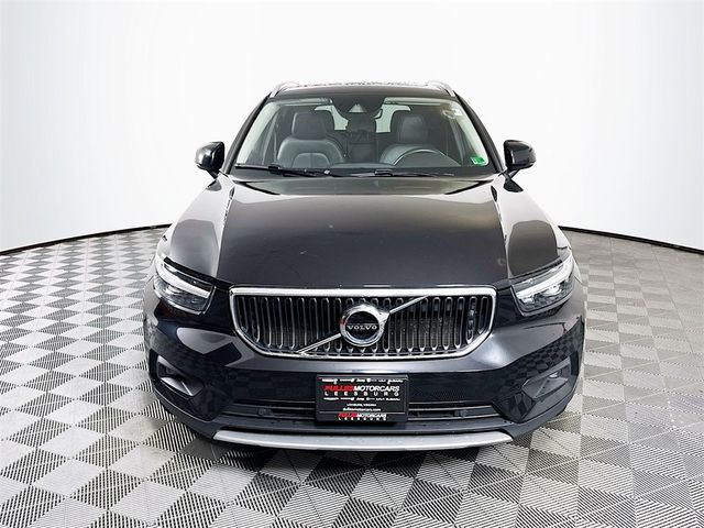 2021 Volvo XC40 Momentum