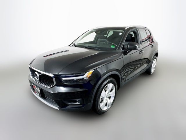 2021 Volvo XC40 Momentum