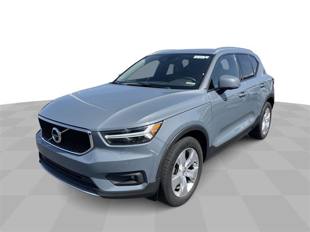 2021 Volvo XC40 Momentum