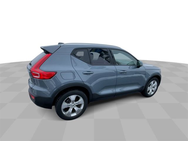 2021 Volvo XC40 Momentum