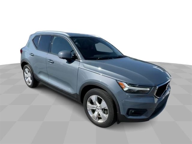 2021 Volvo XC40 Momentum