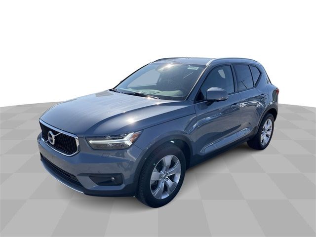 2021 Volvo XC40 Momentum