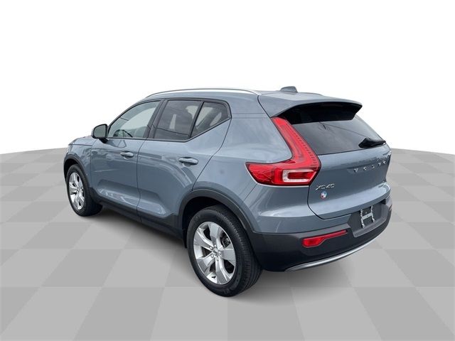 2021 Volvo XC40 Momentum