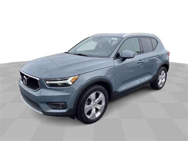 2021 Volvo XC40 Momentum