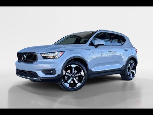 2021 Volvo XC40 Momentum