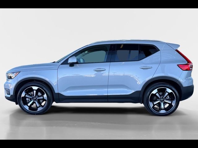 2021 Volvo XC40 Momentum