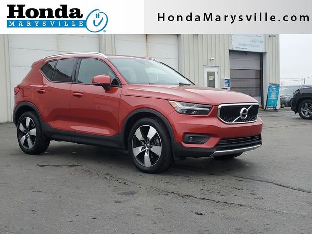 2021 Volvo XC40 Momentum