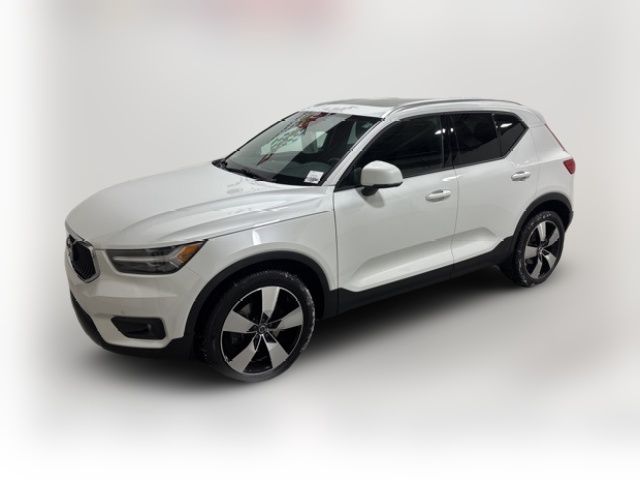 2021 Volvo XC40 Momentum