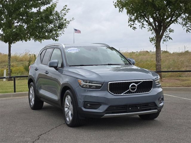 2021 Volvo XC40 Momentum